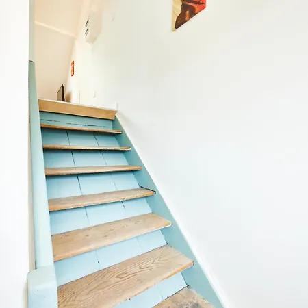 Rb-3 2 Pers Dans Les Combles 3eme Etage