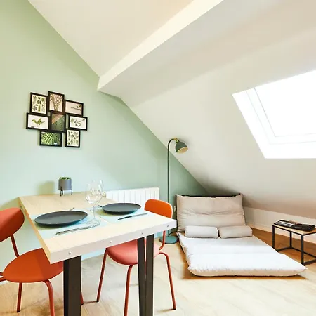 Rb-3 2 Pers Dans Les Combles 3eme Etage *