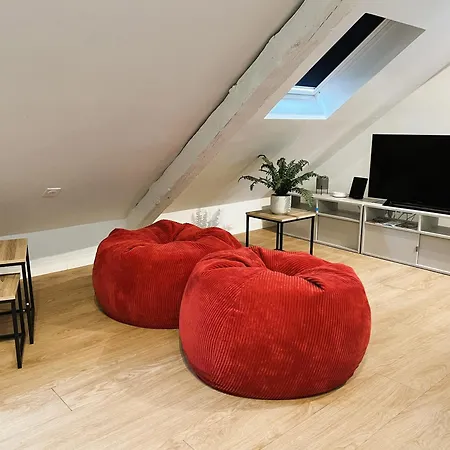 Rb-3 2 Pers Dans Les Combles 3eme Etage *